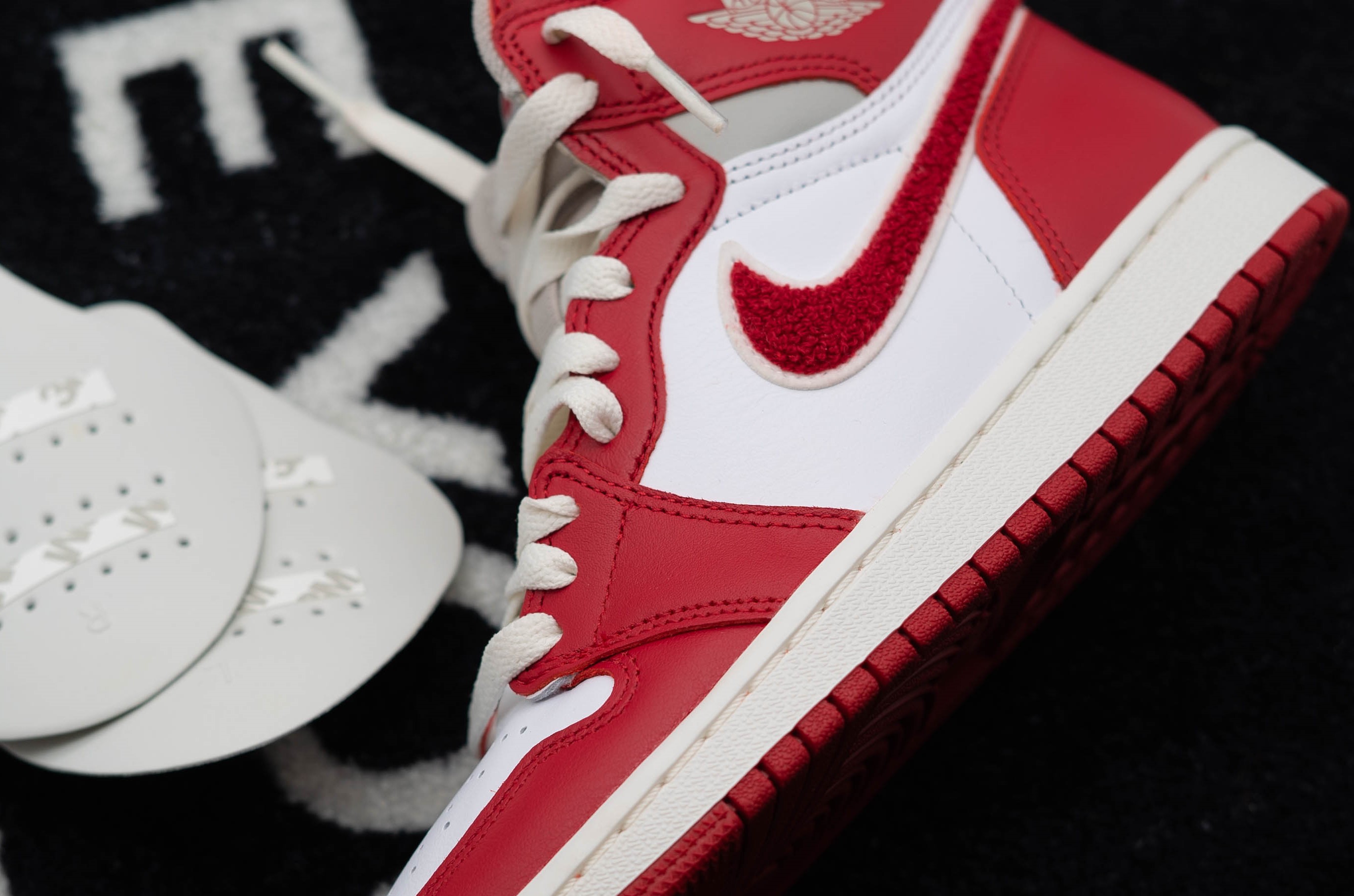 jordan 1 low shoelace length